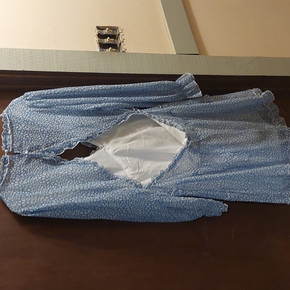 Brand: Fashion Nova Colour: Blue and White Size: XL - Picture 6 of 7